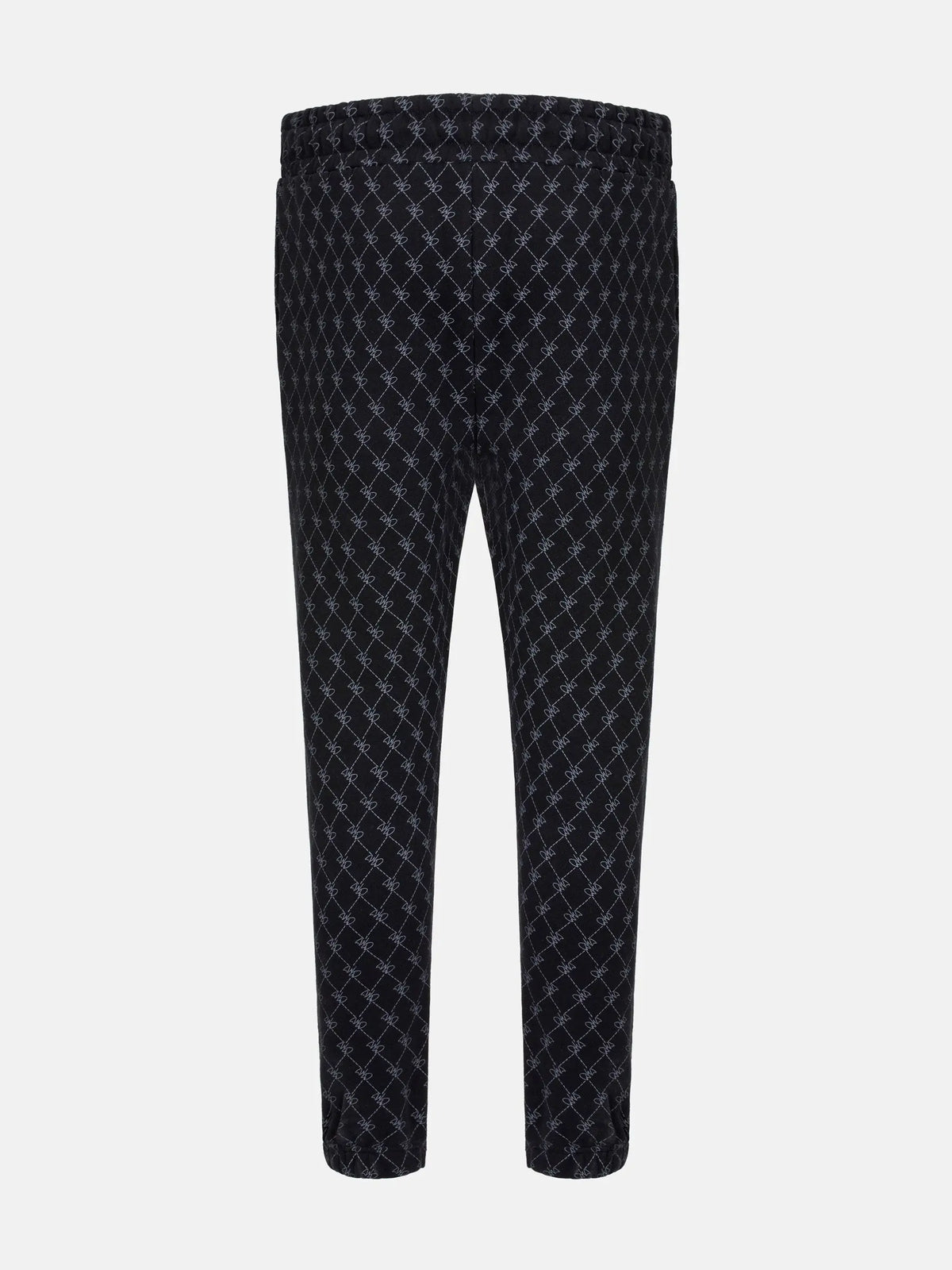 Schwarze Hosen tragen