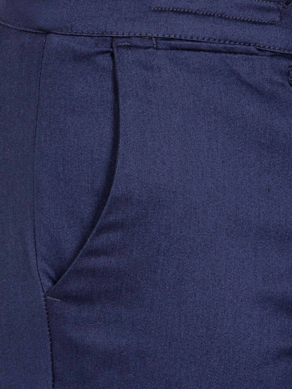 Die scharlachrote Marine-Chino
