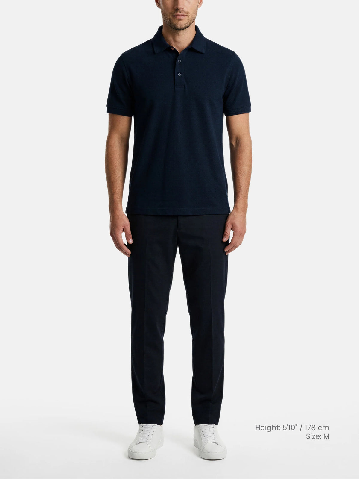 Das Lurianische Marine-Poloshirt