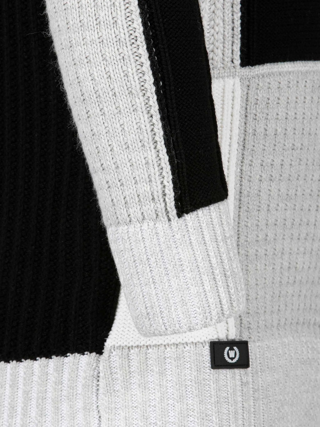 Strickwaren mit Cambridge-Muster, schwarz-weiß
