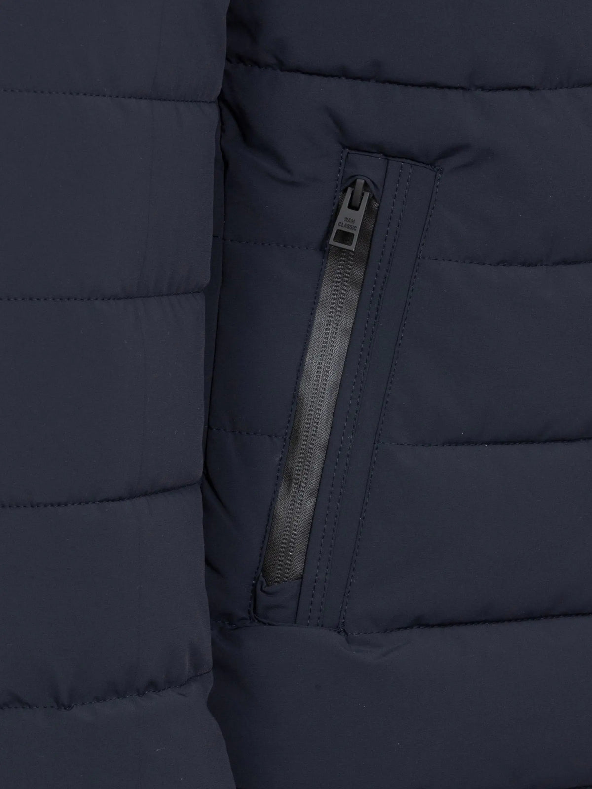 Die Berengar Winterjacke in Militärblau