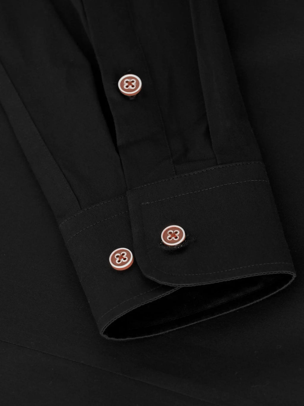 Das Hallow Black Shirt