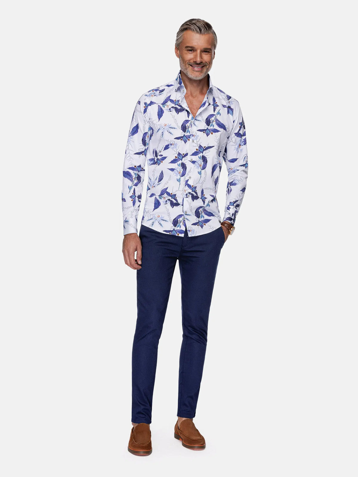 Das weiße Hemd mit Santorini-Blumenmuster