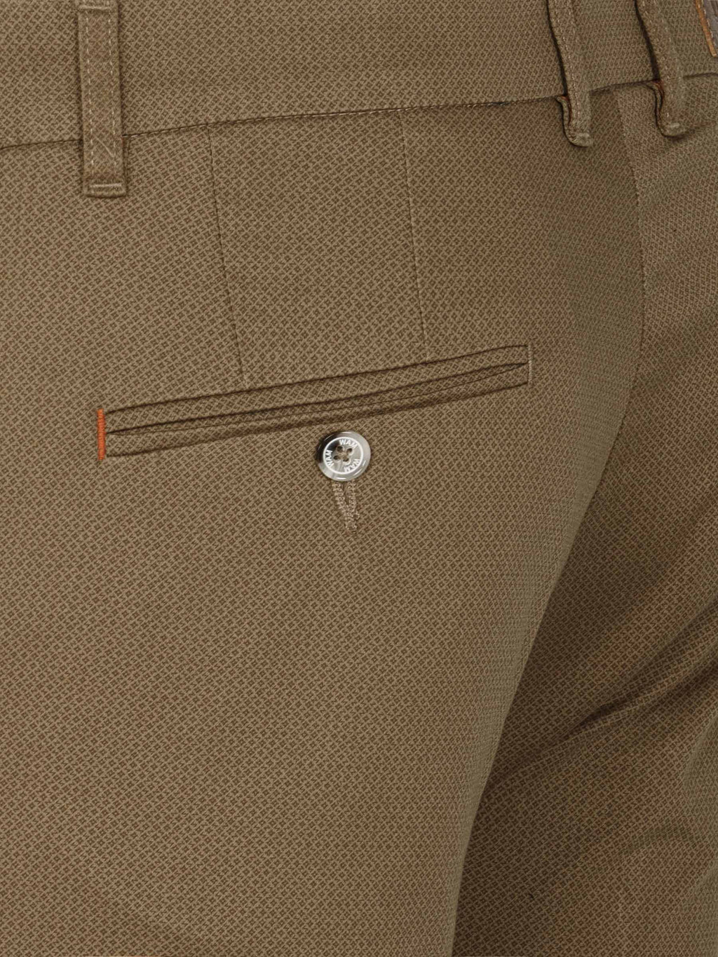 Die Marco Chino in Dunkelbeige