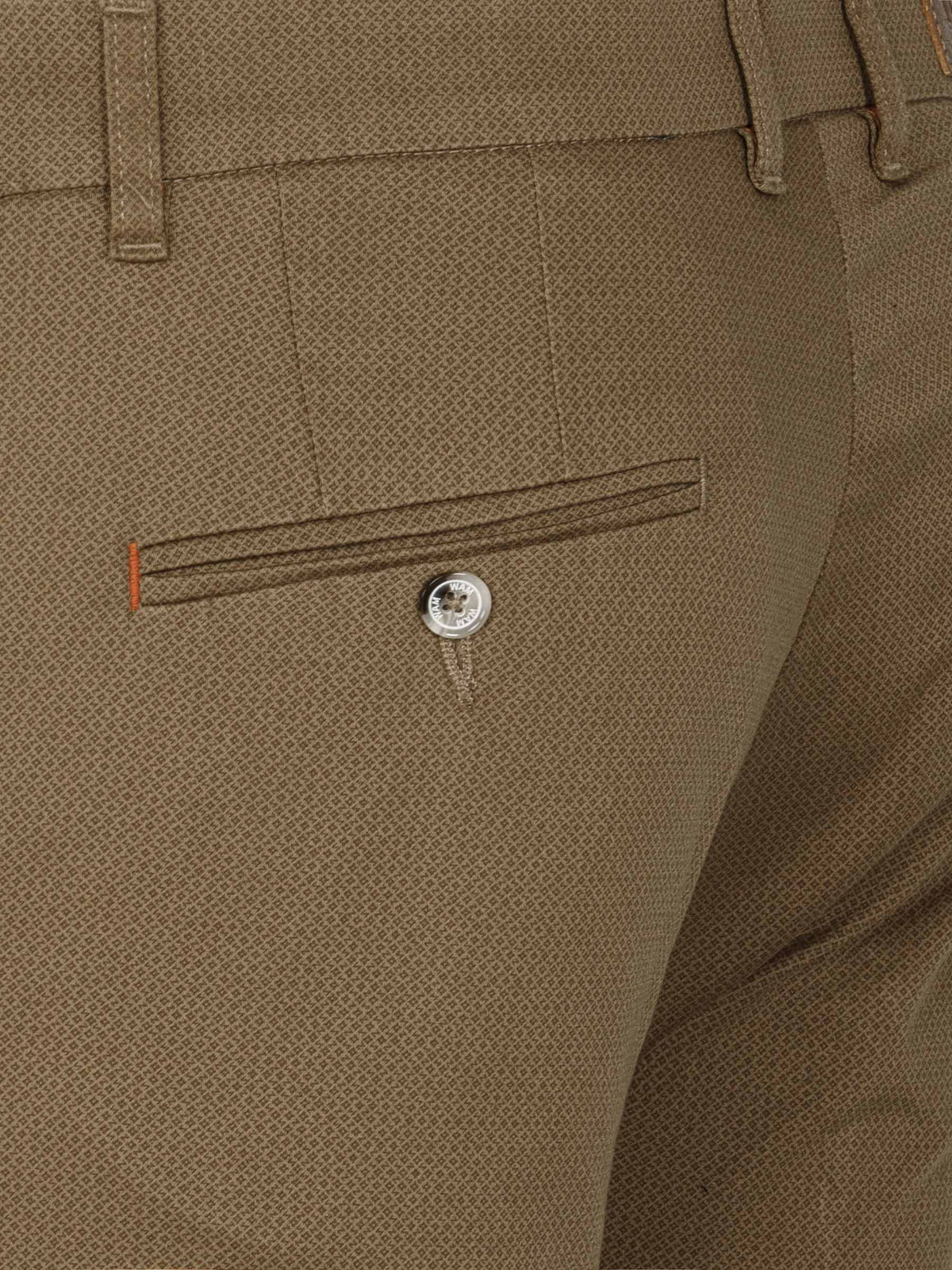 Die Marco Chino in Dunkelbeige