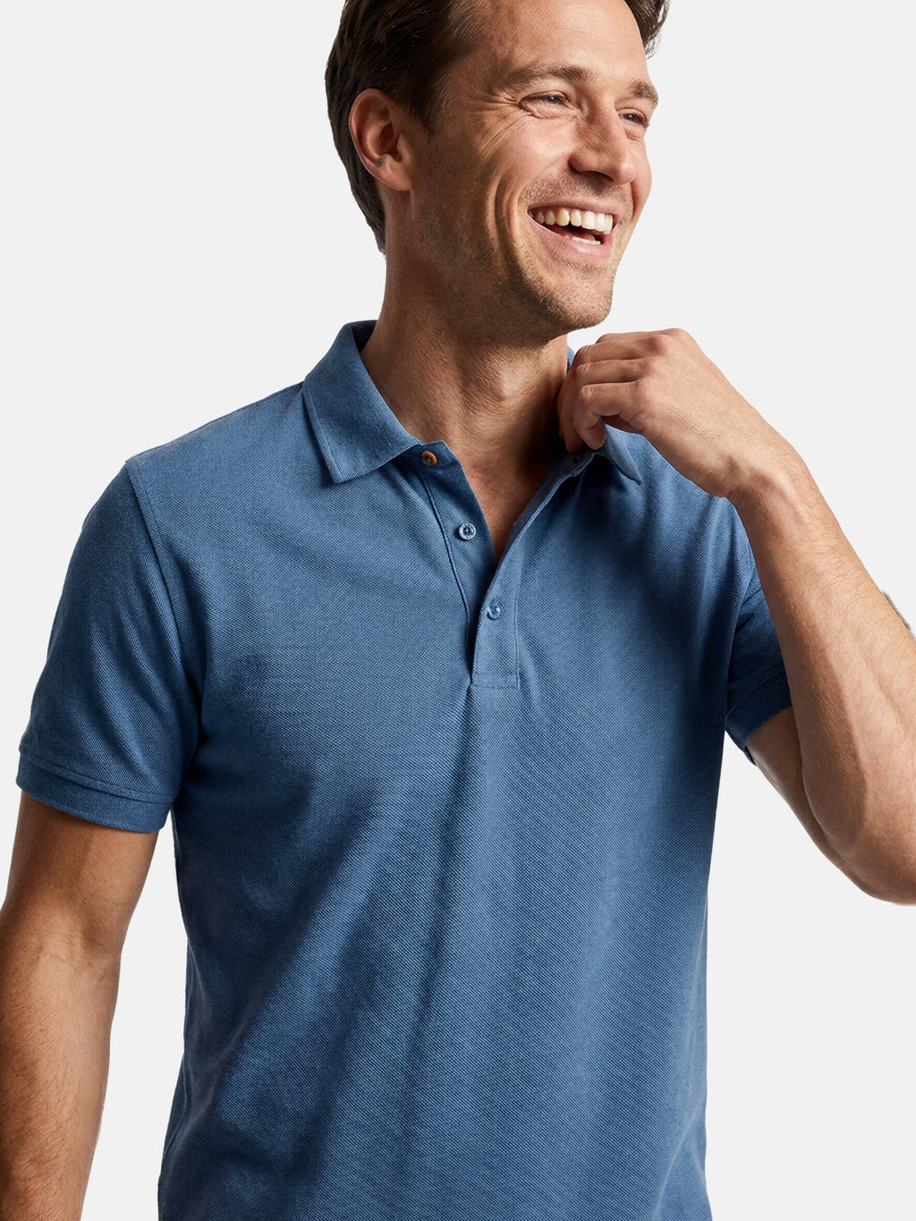 Das blaue Polohemd von Lurian