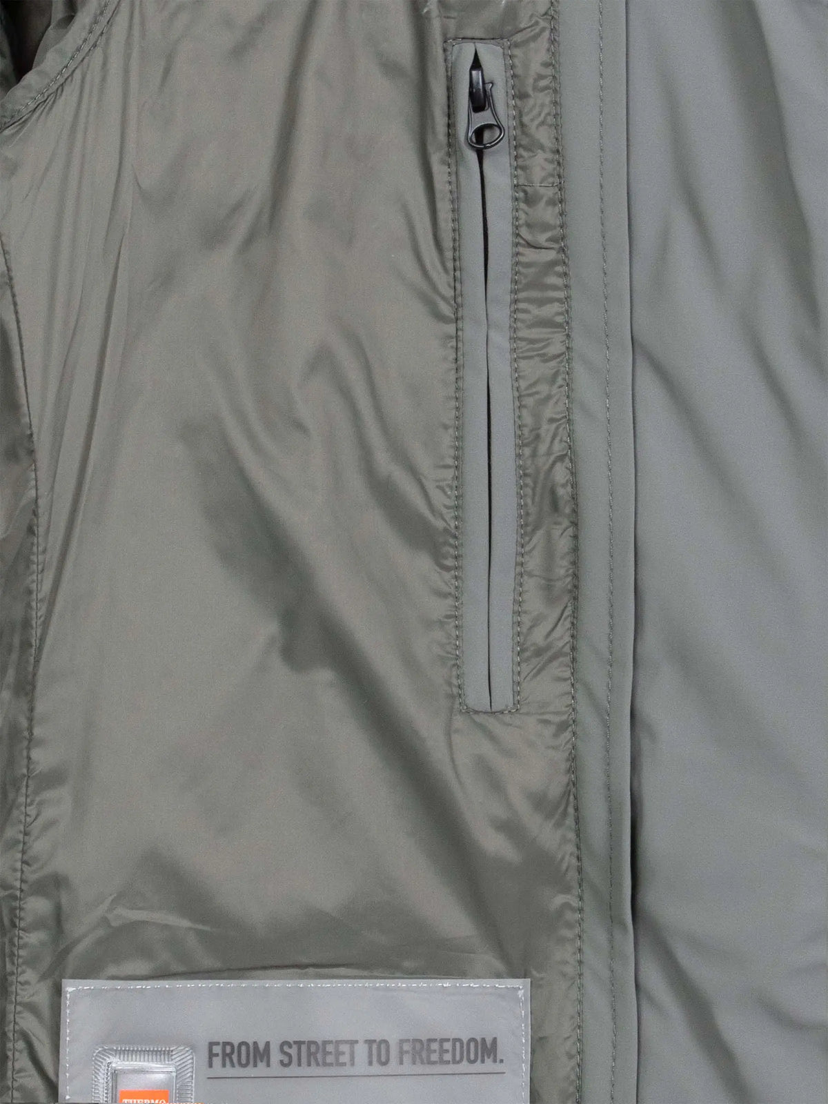 Die Berengar Winterjacke in Militärgrau