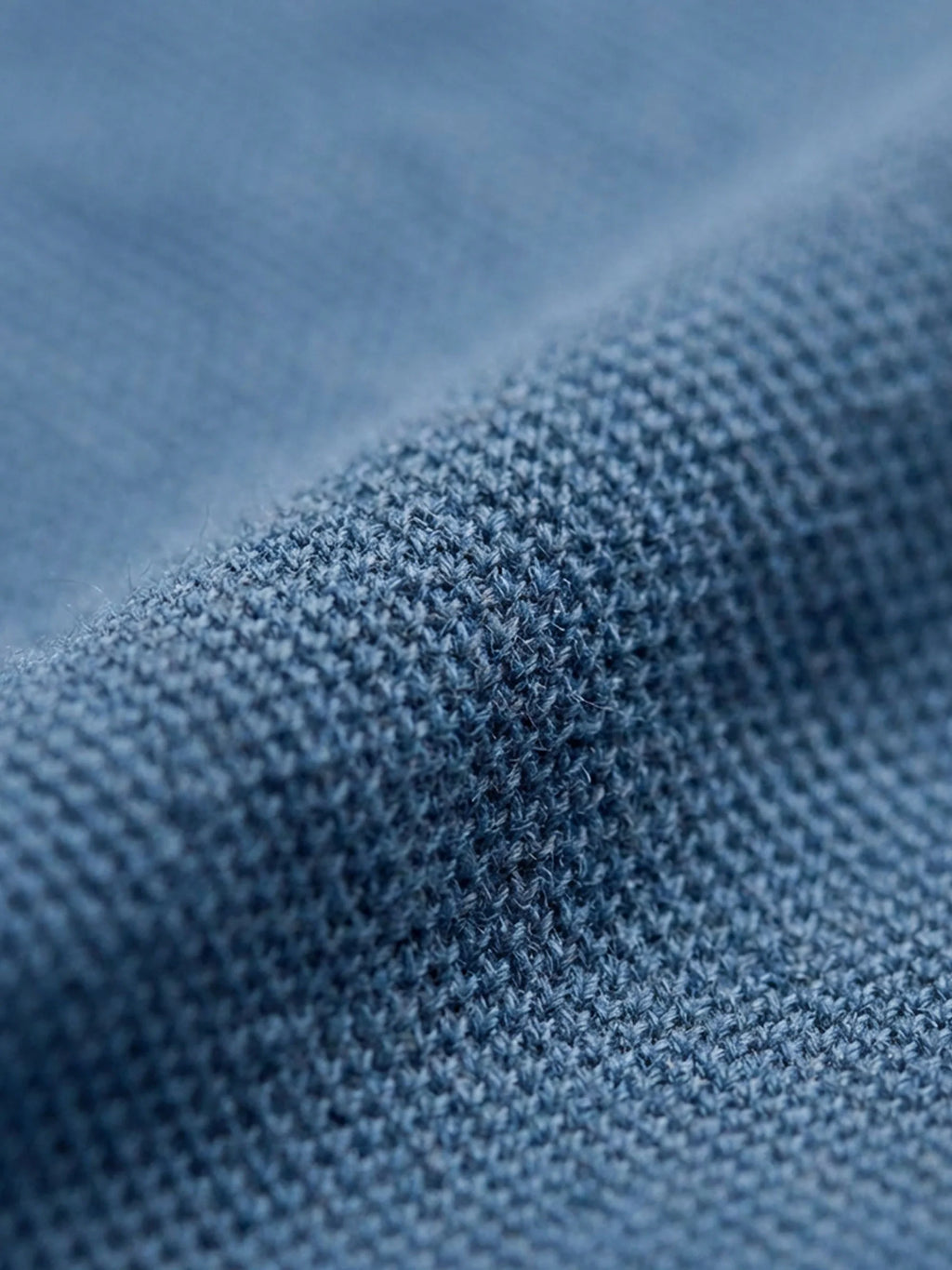 Das blaue Polohemd von Lurian